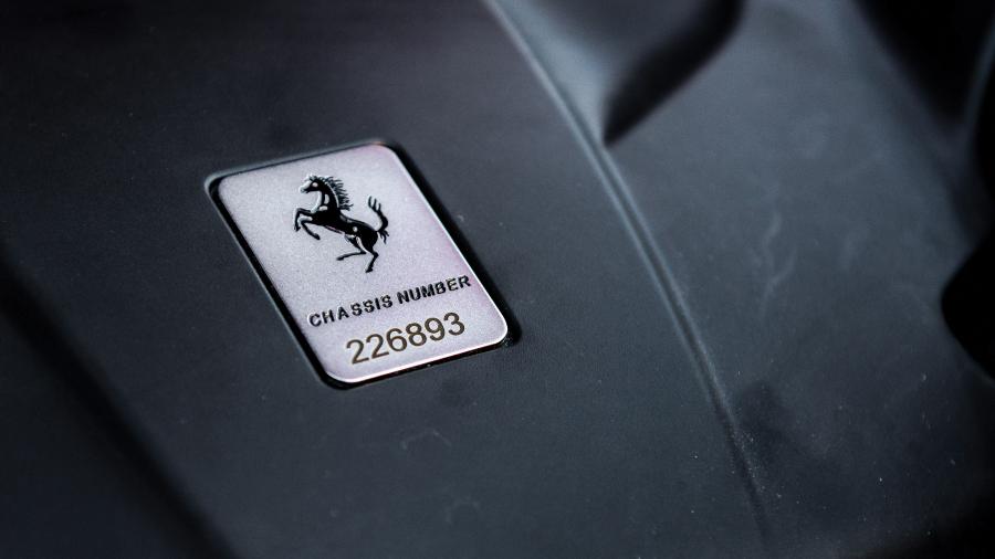 Детали интерьера Ferrari California T The Pinnacle (226893) 2017 года  (фото 16 из 29)